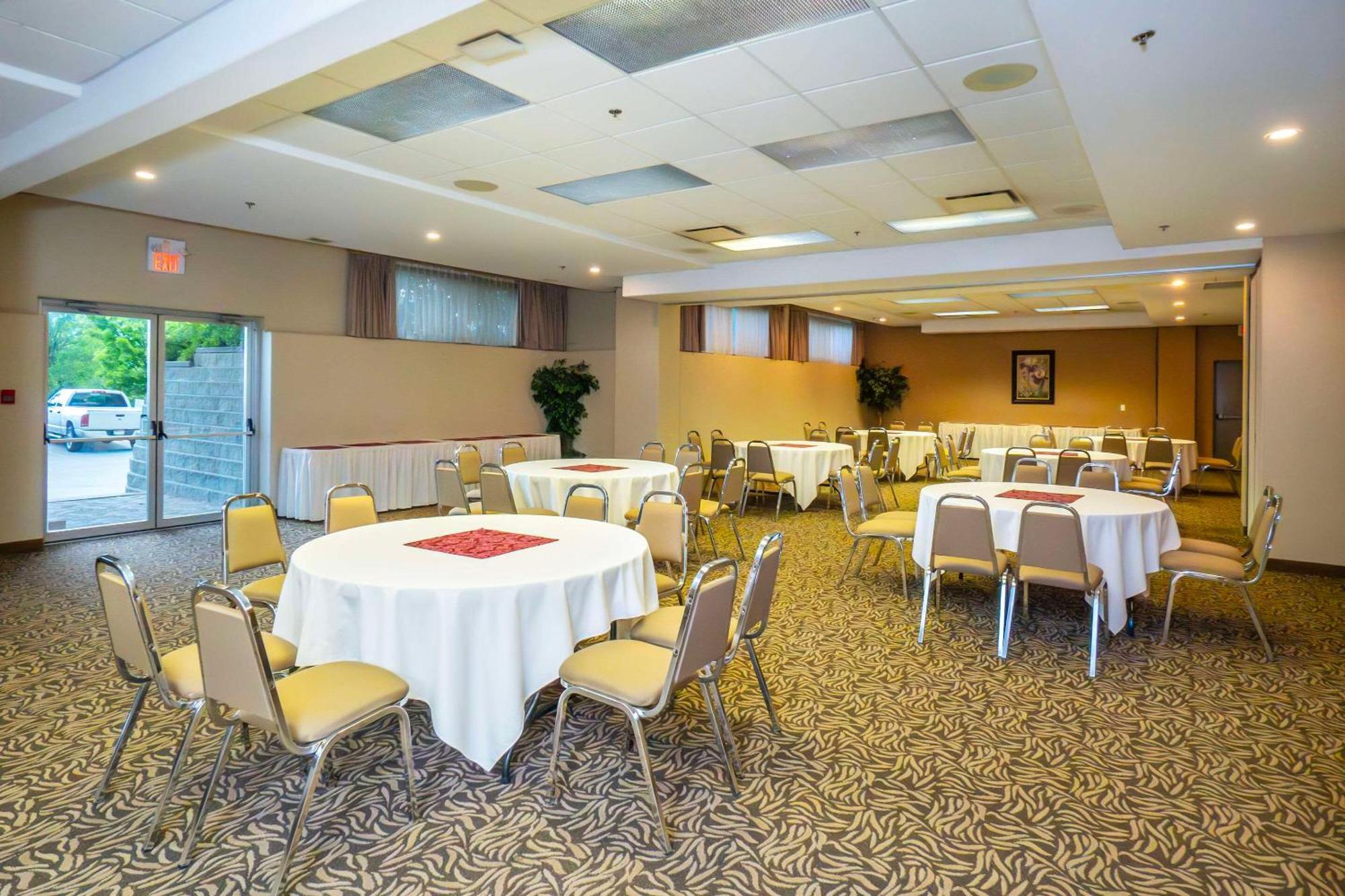 Comfort Inn & Suites Salmon Arm Kültér fotó