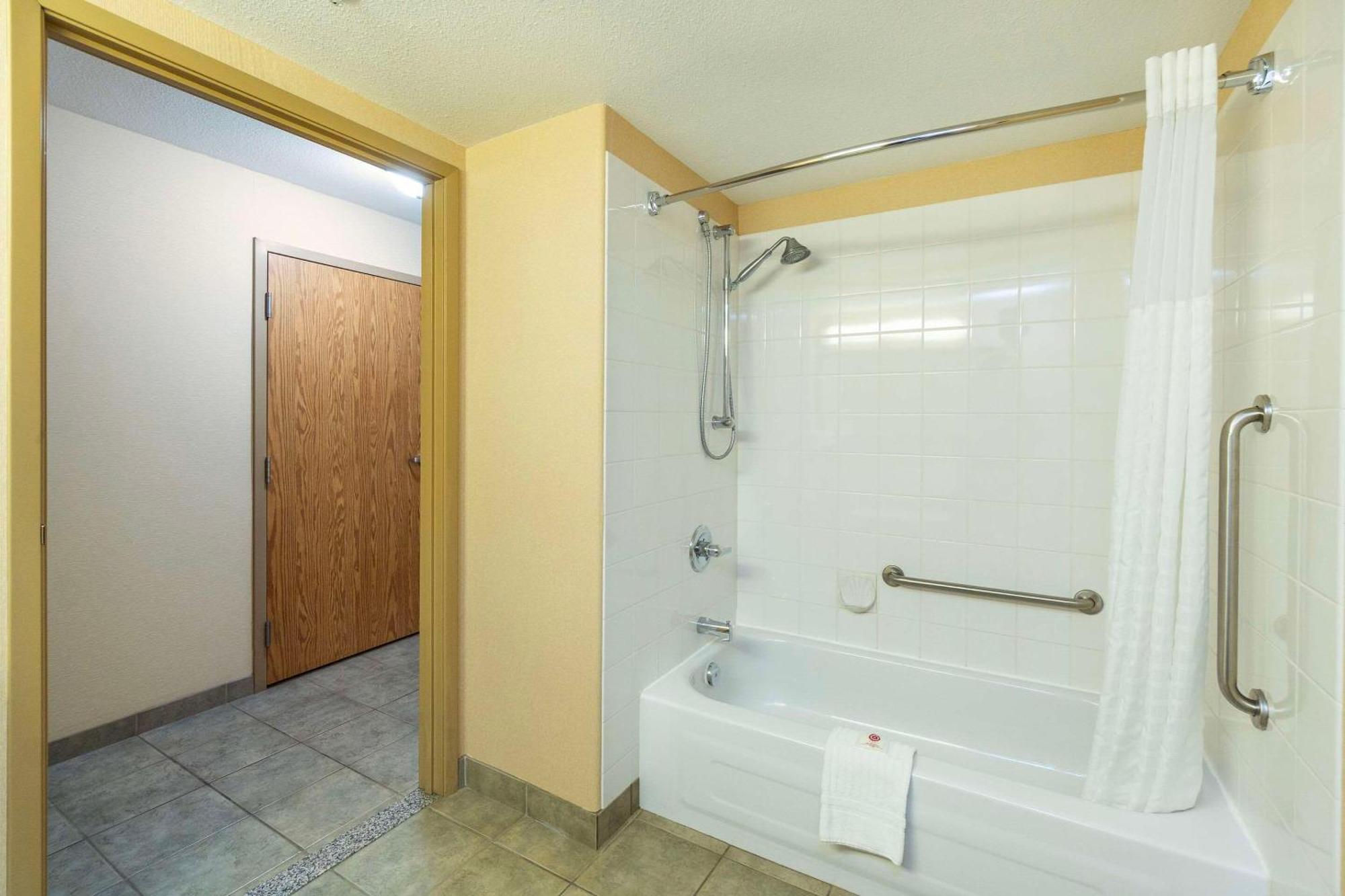 Comfort Inn & Suites Salmon Arm Kültér fotó