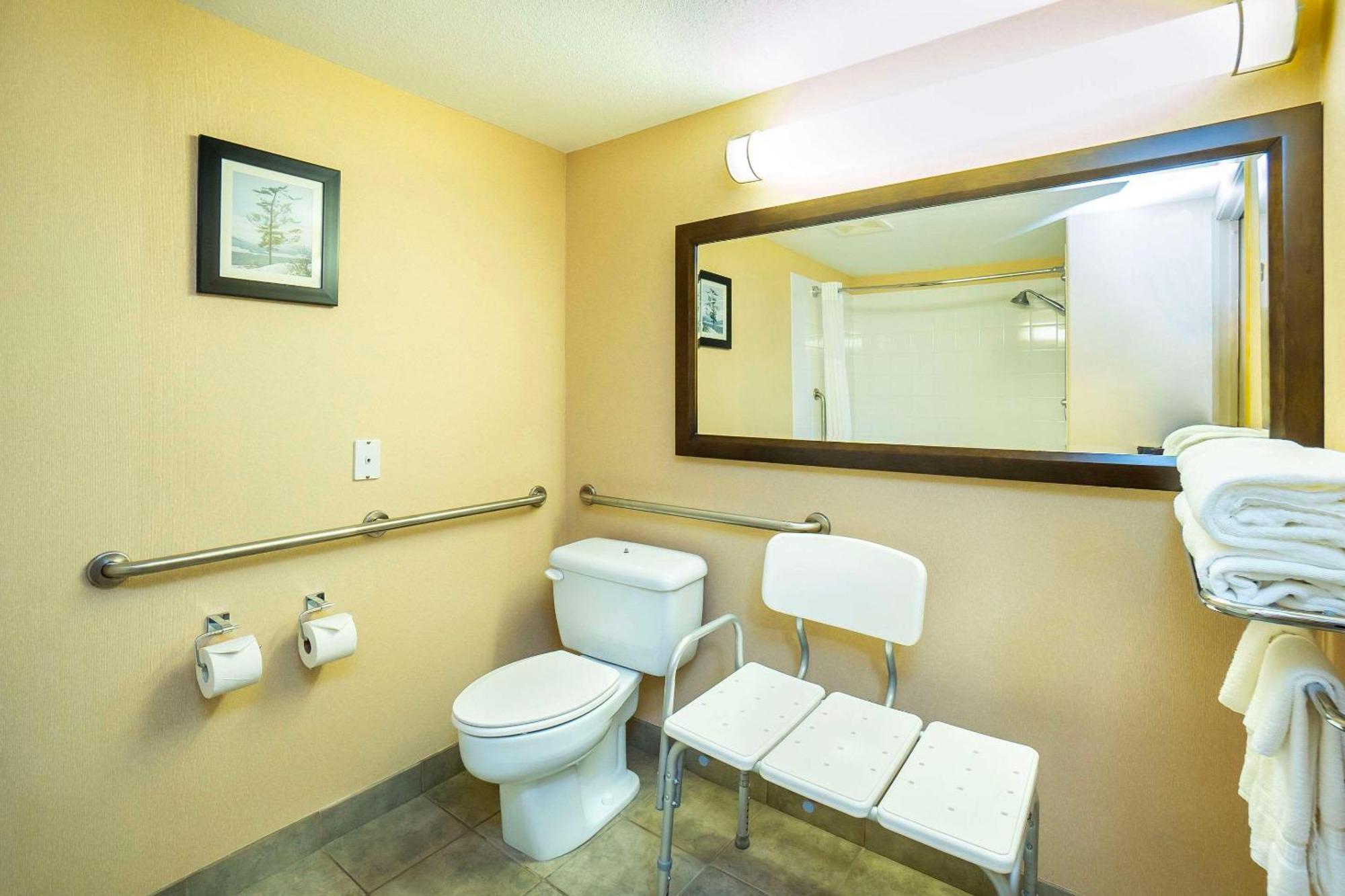 Comfort Inn & Suites Salmon Arm Kültér fotó